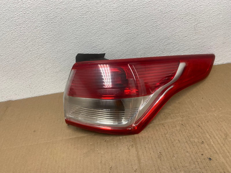 2013 to 2016 Ford Escape Right Passenger RH Side Tail Light Oem AB8167 LK