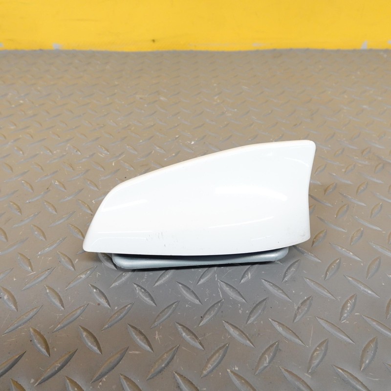 2017-2021 JAGUAR F-PACE Rear Roof Shark Fin Radio Antenna Fw9319c089eb Oem