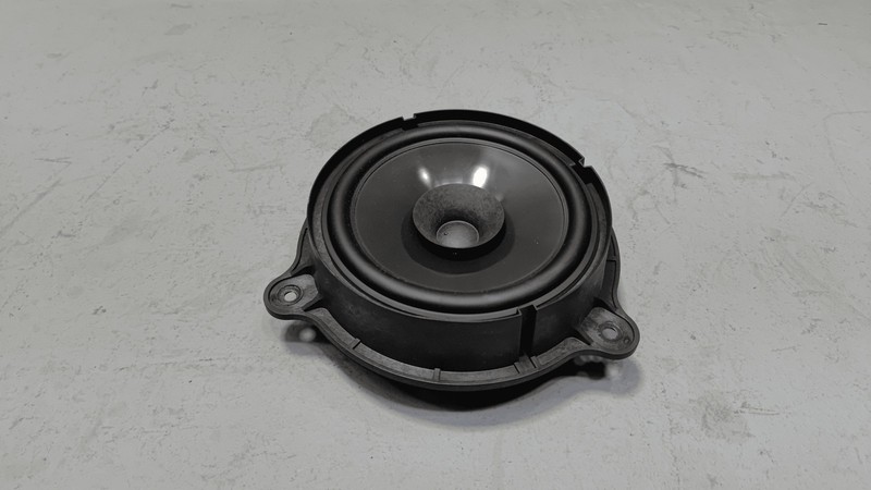 2021-2025 NISSAN ROGUE REAR OR FRONT SIDE DOOR PANEL AUDIO SOUND SPEAKER OEM