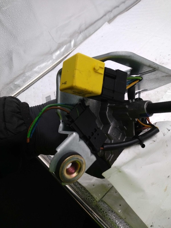 Used Back Glass Wiper Motor fits: 2003 Mercedes-benz Mercedes ml-class 163 Type