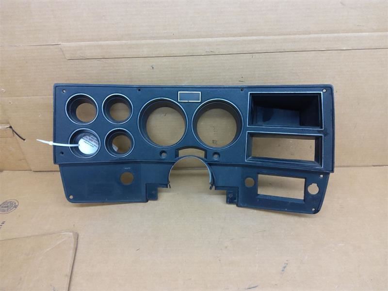 K3500 1986 Dash Bezel 270027