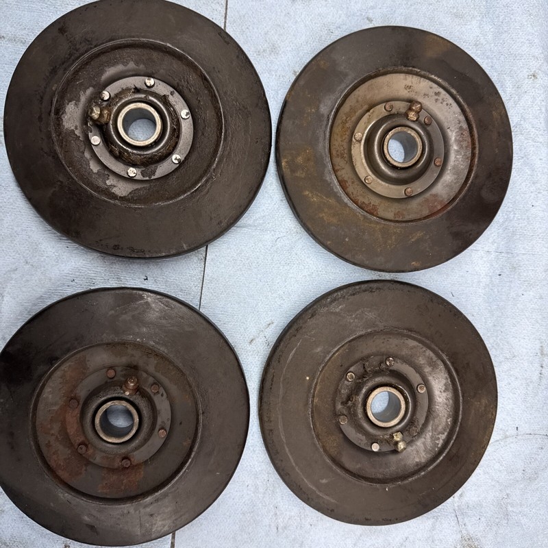 1967 - 1975 AMF Ski-Daddler, Mark V, Harley DavidsonSnowmobile bogey wheels 4