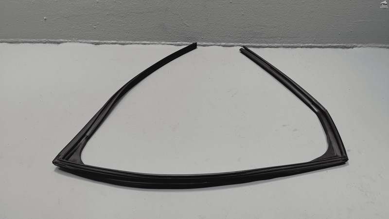 2021-2025 NISSAN ROGUE REAR RIGHT PASSENGER DOOR WINDOW GLASS RUN CHANNEL OEM
