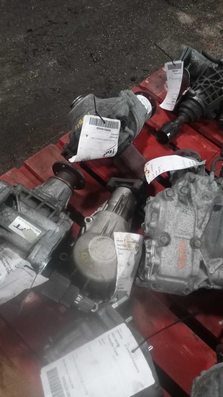 2003 Honda Pilot Transfer Case Assembly OEM 29000PGH010 140K Miles 4WD