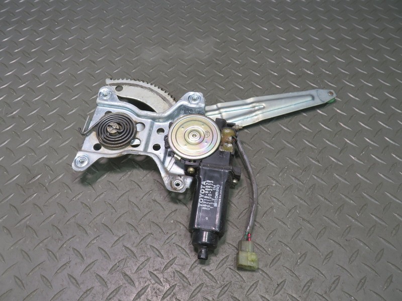 1991-1997 TOYOTA LAND CRUISER FJ80 REAR RIGHT DOOR WINDOW REGULATOR W/ MOTOR