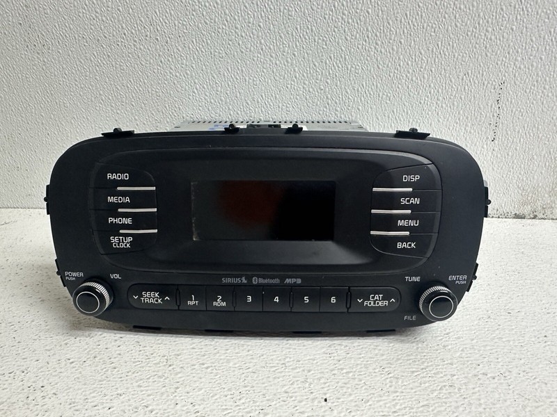 2014-2016 Kia Soul Radio Stereo 2 DIN Disc CD Player ID 96170B2090CA
