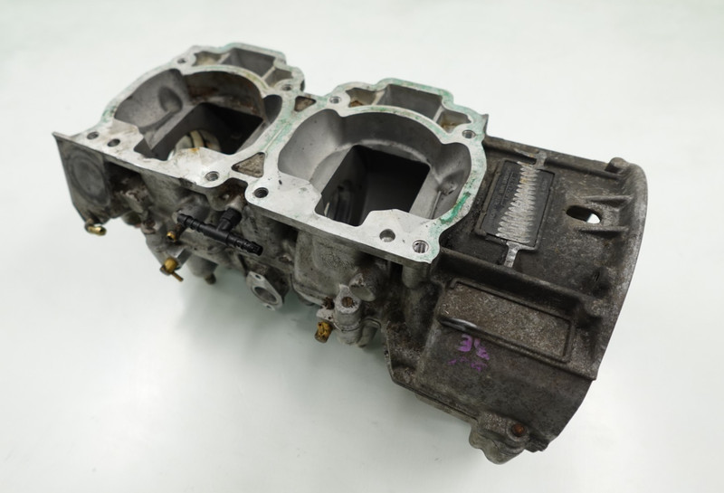 2000 Ski-Doo Summit / MXZ / Formula Deluxe 700 OEM Engine Crank Case 420888274