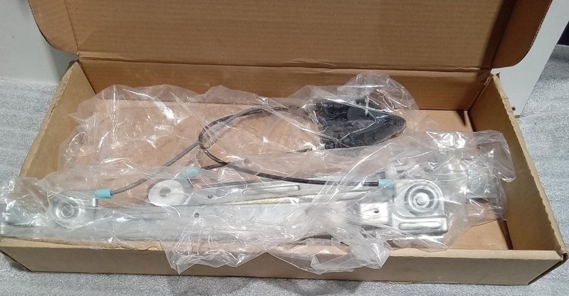 2007-2012 Dodge Caliber Front Passenger Side Window Regulator TRQ