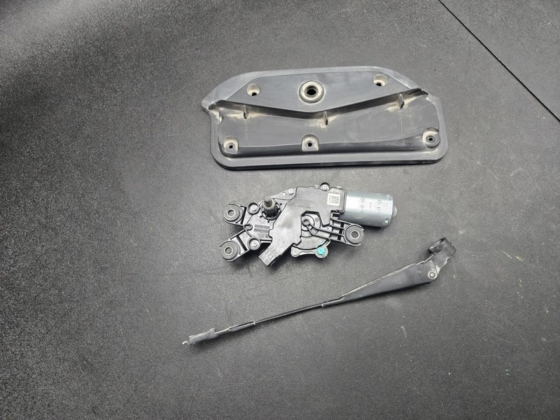 Rear Wiper Motor w/ Arm 2018 Range Rover Velar HY32-17404-AA 2019 - 2022