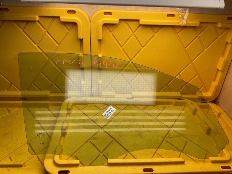 11 12 13 14 Porsche Cayenne Front Right Pass Door Window Glass Panel 1530 OEM