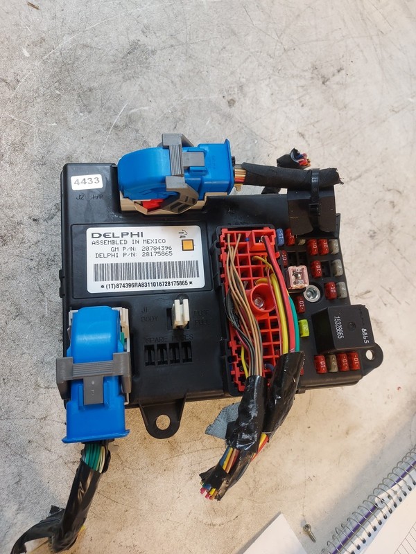 2009 Pontiac G6 155k 3.5L Fuse Box body control module 20784396 28175865 BCM