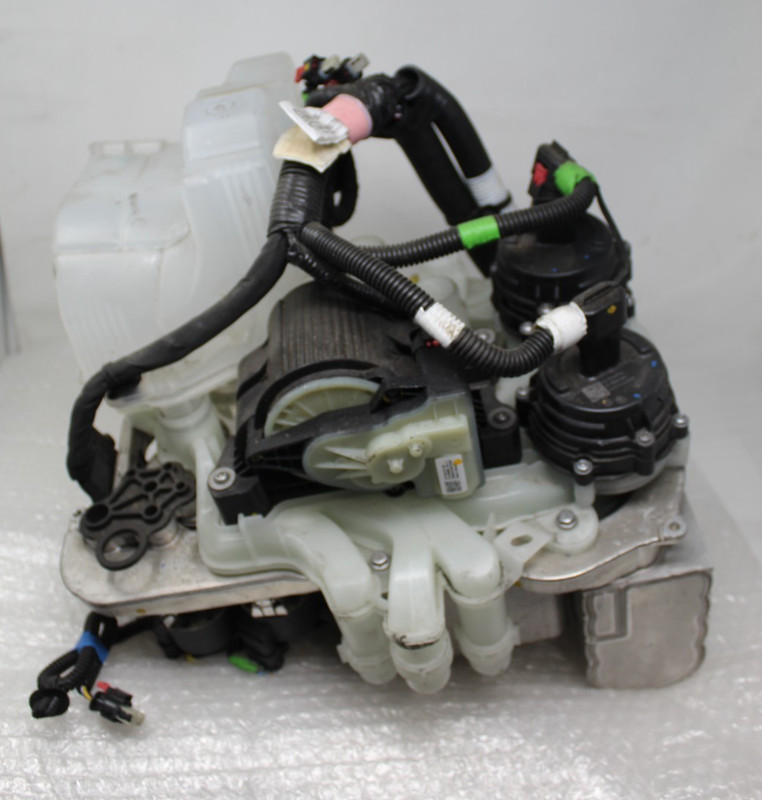 2020-2024 Tesla Y Super manifold Coolant Octobalve Chiller 1549902-00-C OEM