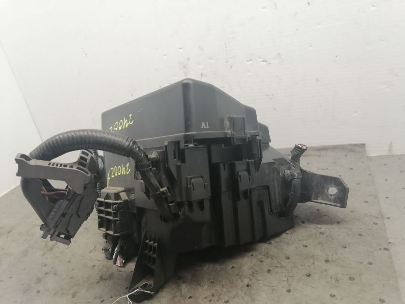 Fuse Box Engine Canada Market Fits 09-14 MATRIX 1288978