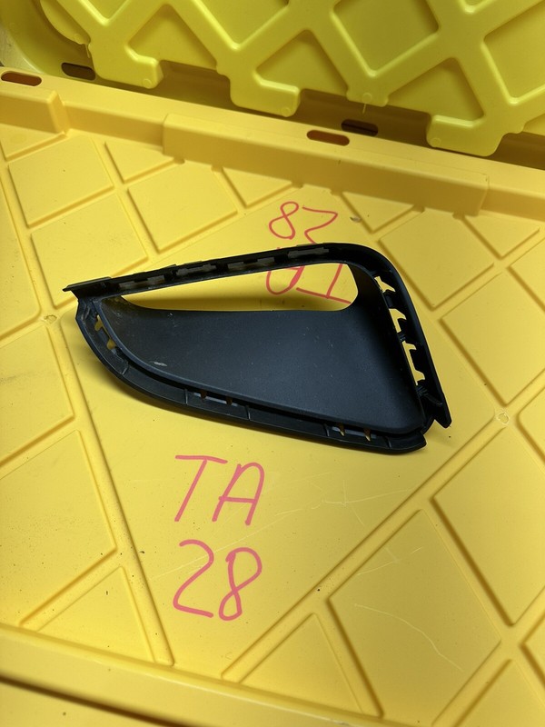 2022-2023 VOLKSWAGEN TAOS FRONT BUMPER RIGHT SIDE FOG LIGHT LAMP BEZEL COVER