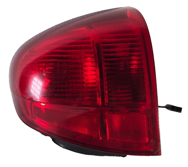 2003 2005 Lincoln Town Car Right Passenger Side Rear Quarter Tail Light Lamp OEM