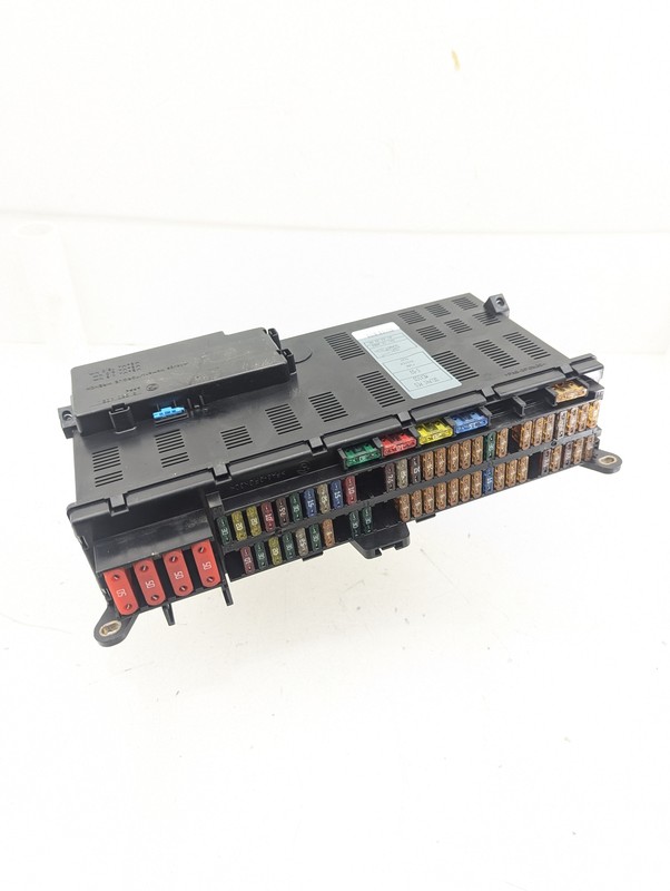 OEM 2004-2006 BMW X5 4.4L FUSE BOX RELAY GLOVE BOX RELAY