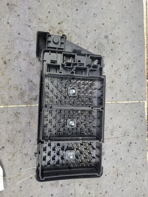 Fuse Box Engine Fits 02-03 VUE 1706050