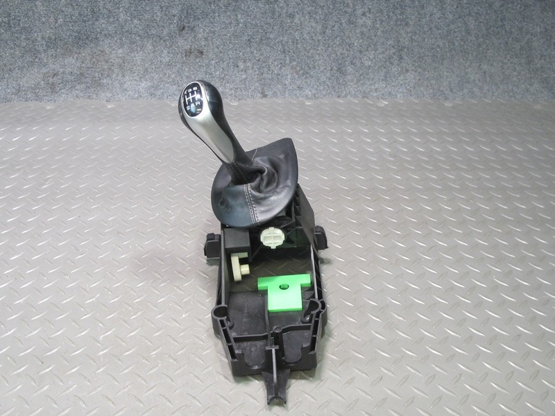 2000-2004 PORSCHE BOXSTER 986 5-SPEED MANUAL TRANSMISSION GEAR SHIFTER W/ KNOB
