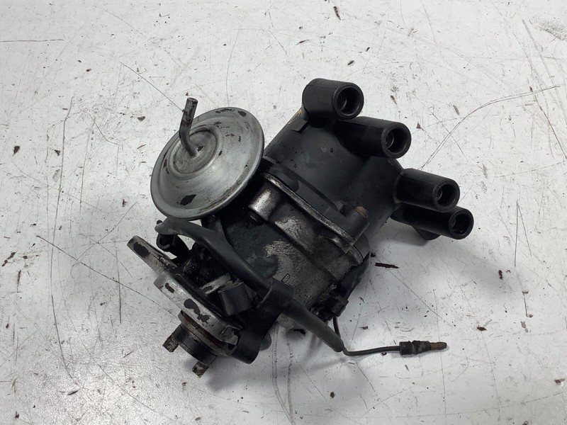 83 Honda Prelude A/T Distributor Assy Hitachi D4R82-09 3204 30100-PC6-671 OEM