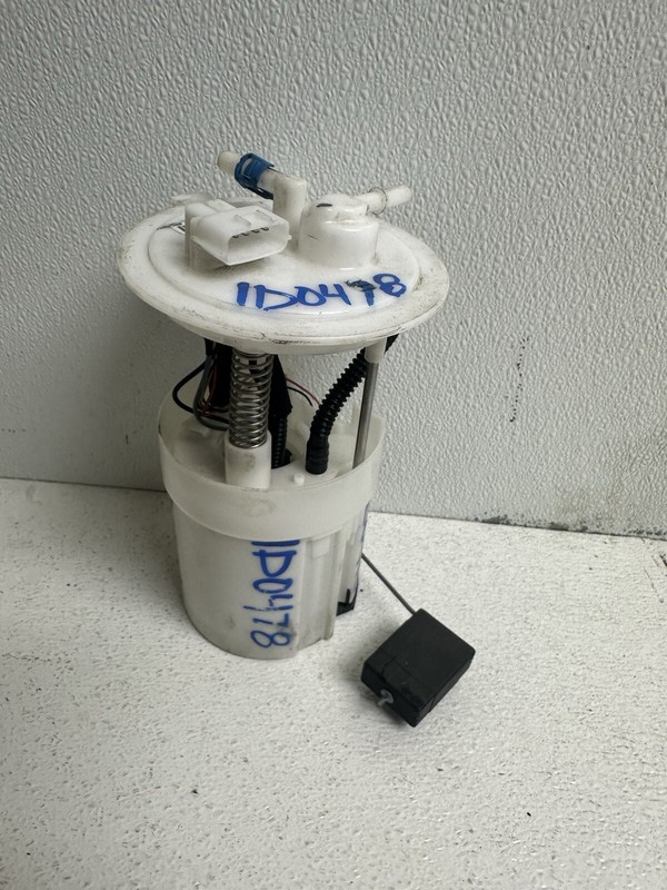2007-2012 Nissan Altima Fuel Pump w Sending Unit & Bracket