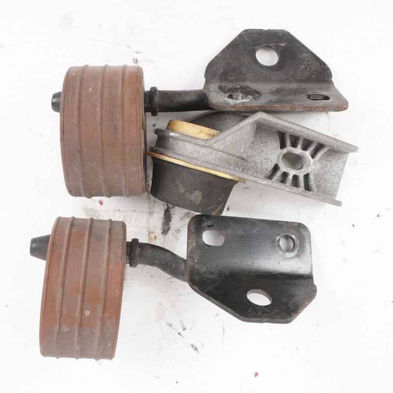 2018 Lincoln Continental Exhaust Mount OME
