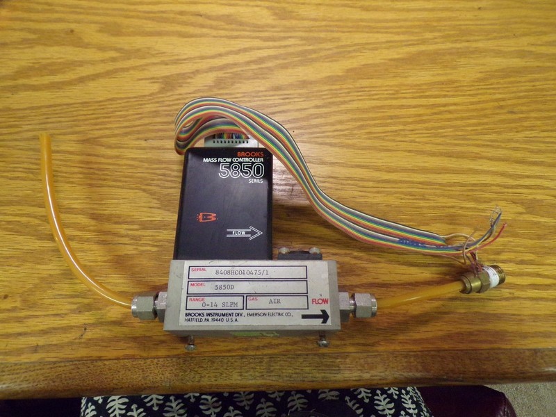 Brooks 5850 Series Flow Controller Model 5850D 8408MC010475/1 *FREE SHIPPING*
