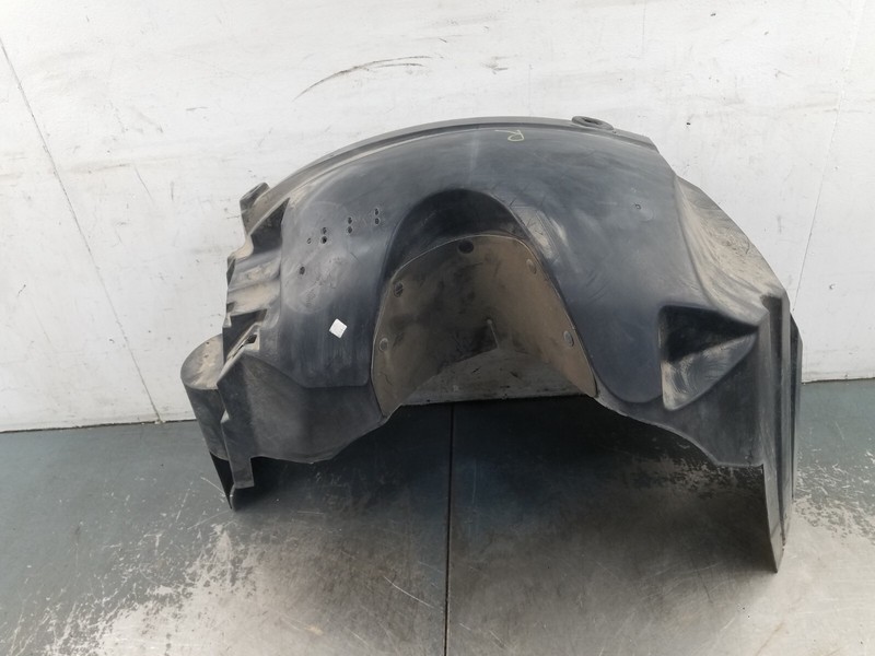 2006 Grand Marquis / Crown Vic Victoria Right Front Inner Fender Liner #53752 Y1