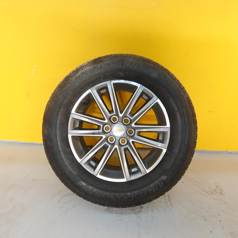 2022-2024 CHEVROLET TRAVERSE Oem Wheel 18 Rim W/tire 255/65 R18 84412383