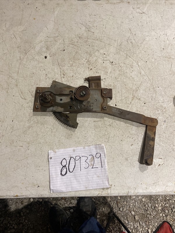 Volkswagen 1430404045 PASSENGER WINDOW REGULATOR CONVERTIBLE