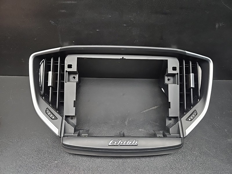 14-21 MASERATI GHIBLI FRONT CENTER DASH AIR VENT BEZEL
