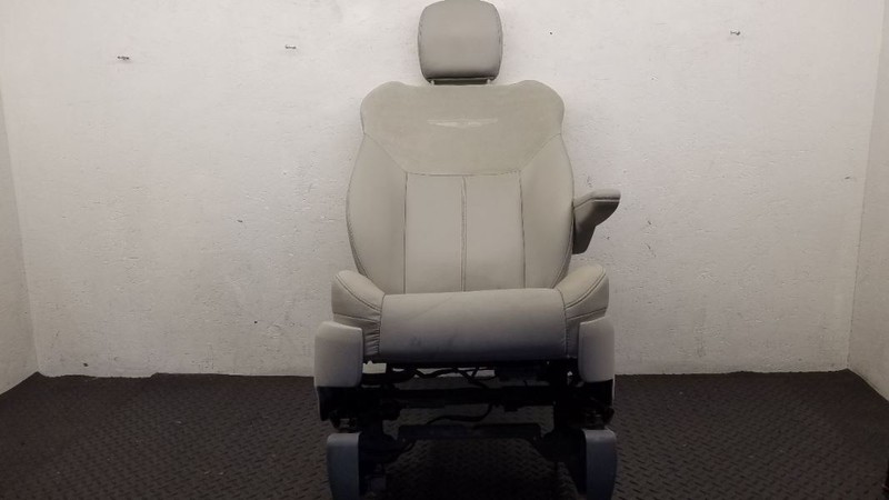 08-10 Chrysler Town & Country Front Right Seat Electric Leather OEM 04610188AA