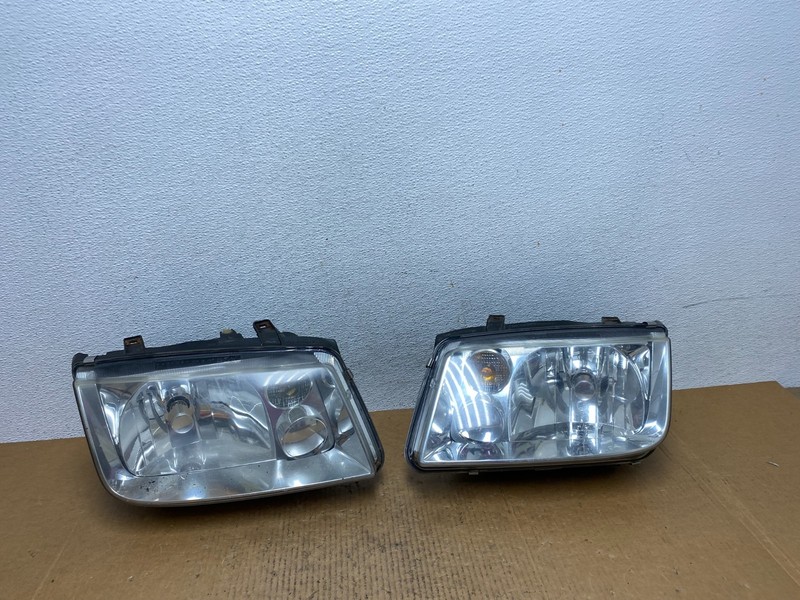 2002 to 2004 Volkswagen Jetta Left+Right Headlights AE0605 DW