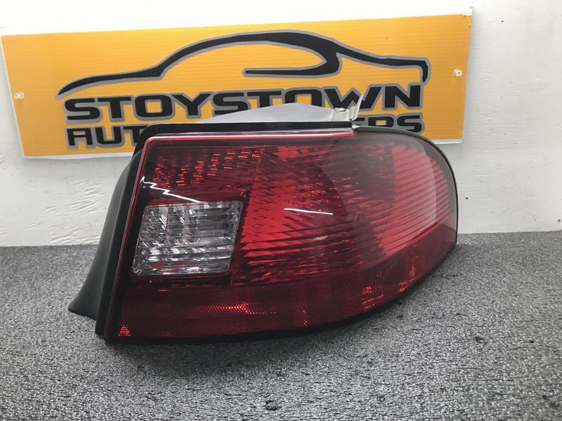 2000 FORD SABLE passenger Taillight Sedan quarter mounted OEM 00 01 02 03