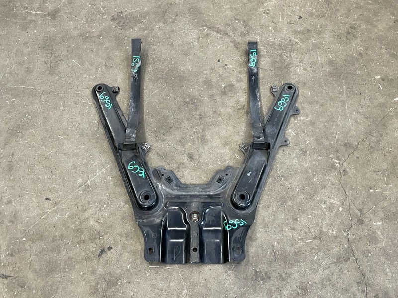 2012-2016 Porsche 991 911 Fuel Tank Support Strap Bracket Mount 1569 OEM