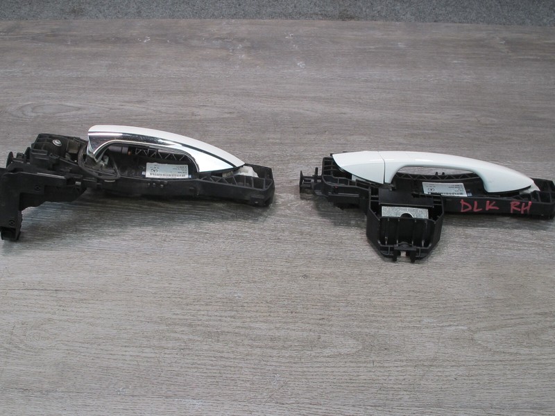2012-2016 MERCEDES R172 SLK FRONT RIGHT LEFT EXTERIOR DOOR HANDLE KEYLESS GO SET