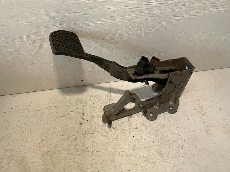 2007-2012 NISSAN SENTRA DOHC FLOOR BRAKE PEDAL PAD SENSOR ASSEMBLY OEM