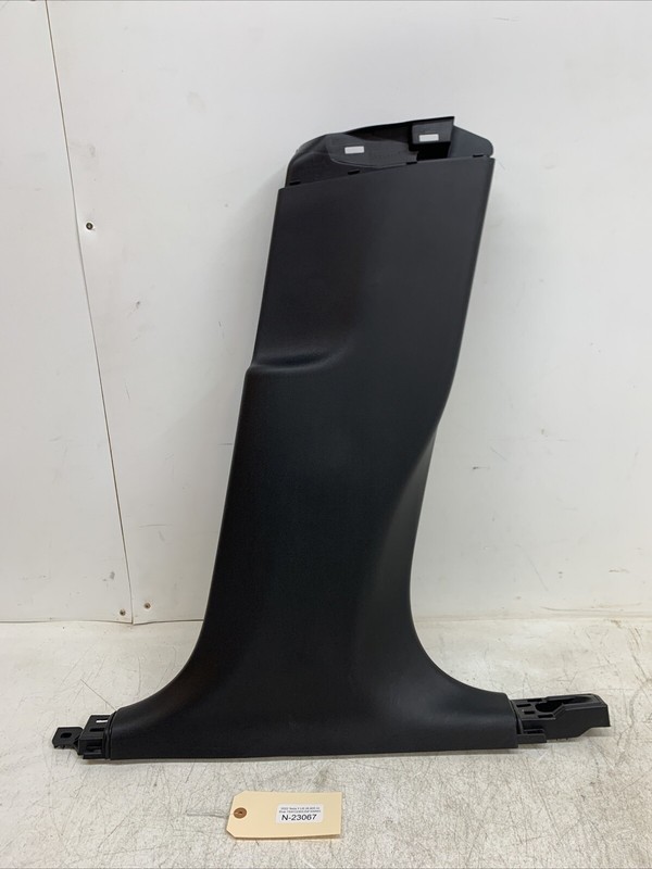 ⚡️TESLA MODEL Y RIGHT PASSENGER B PILLAR LOWER TRIM PANEL BLACK 23067 M5