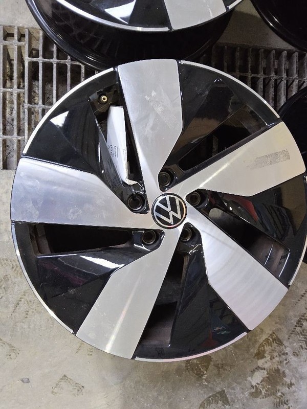 2022-2025 Volkswagen Taos Wheel Rim 18x7 5 Spoke Machined and Black Painted