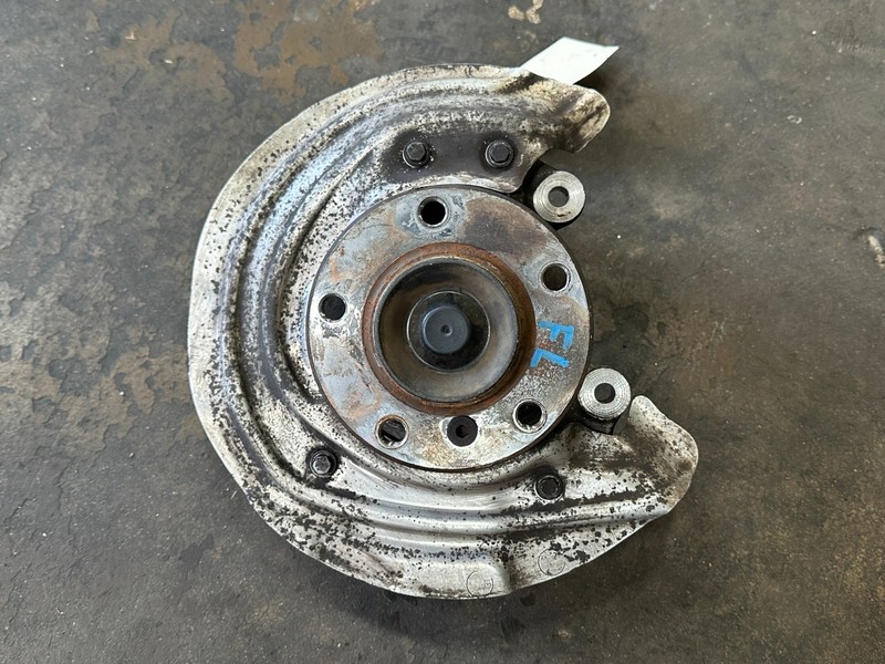2015-2016 BMW F36 428I RWD FRONT LEFT SPINDLE KNUCKLE HUB OEM #A0.26
