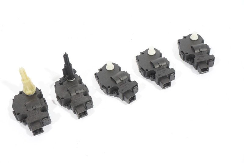 2008 - 2014 MERCEDES BENZ C300W204 FLIP MOTOR ACTUATOR SET OF 4 OEM