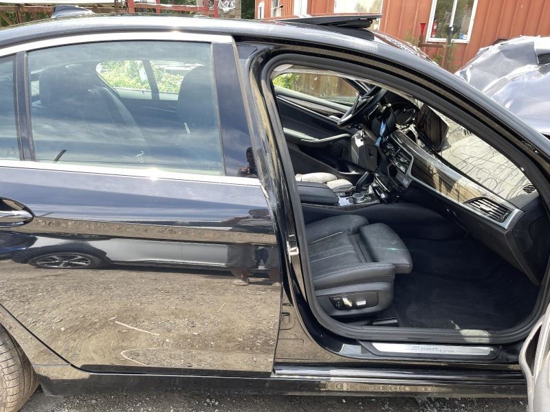 2017-2023 BMW 530i RIGHT ROCKER W/POST BLACK PC:475 2.0L AT AWD 61K 55055