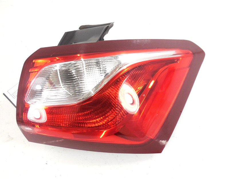 2018-2021 Chevrolet Equinox Quarter Panel Mounted Tail Light Passenger Right OEM