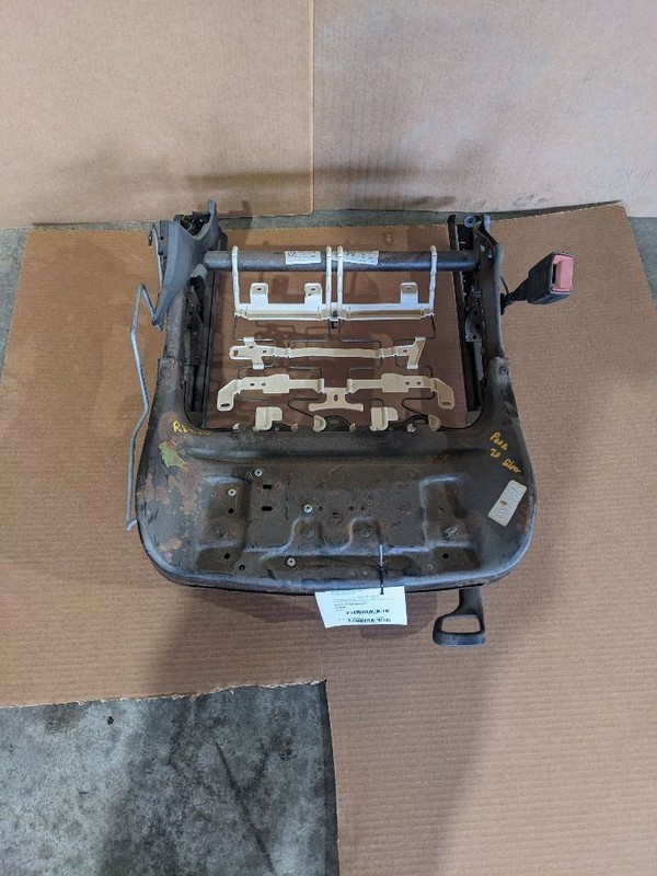 2015 - 2020 CHEVROLET SILVERADO 1500 FRONT LEFT DRIVER SIDE SEAT LOWER T 1185194