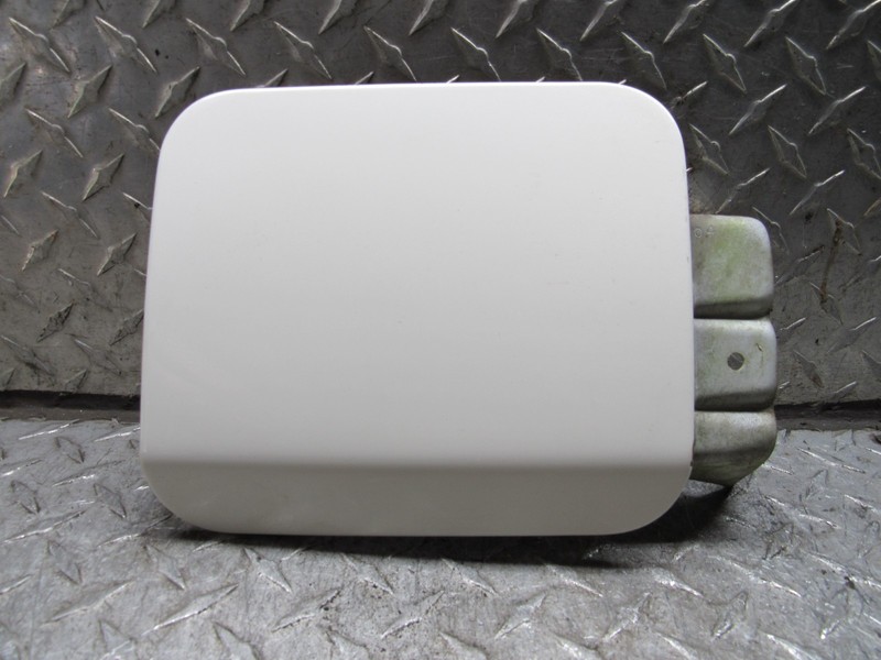 2007 DODGE CHARGER 2.7L FUEL FILLER DOOR GAS TANK COVER LID WHITE