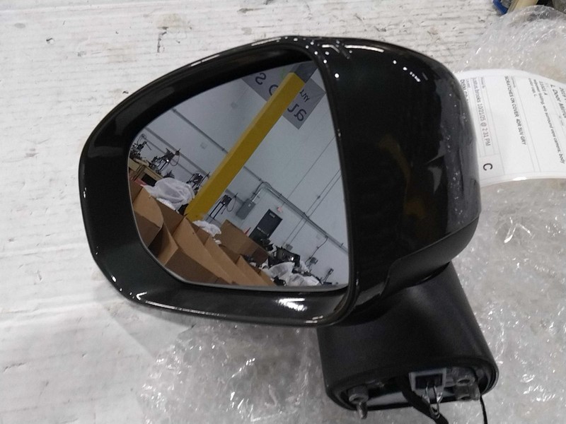 2019 VOLVO XC60 Left Door Mirror Assembly Grey 676105 - Scratches, 68K Miles