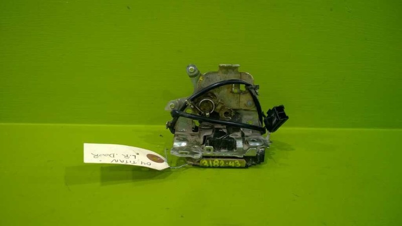 04-15 TITAN KING CAB DRIVER LEFT REAR DOOR LOCK LATCH OEM 3182-43