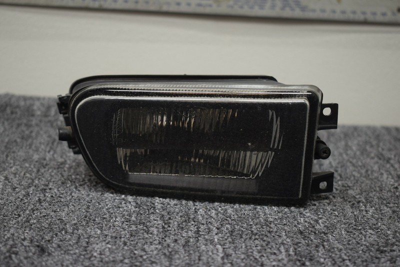 1995-2004 BMW 5 SERIES RIGHT SIDE FOG LIGHT FACTORY OEM