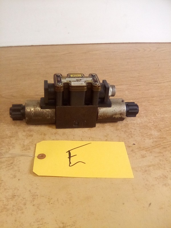 Parker D1VW4CNJCE56-75 Hydraulic Valve 24VDC