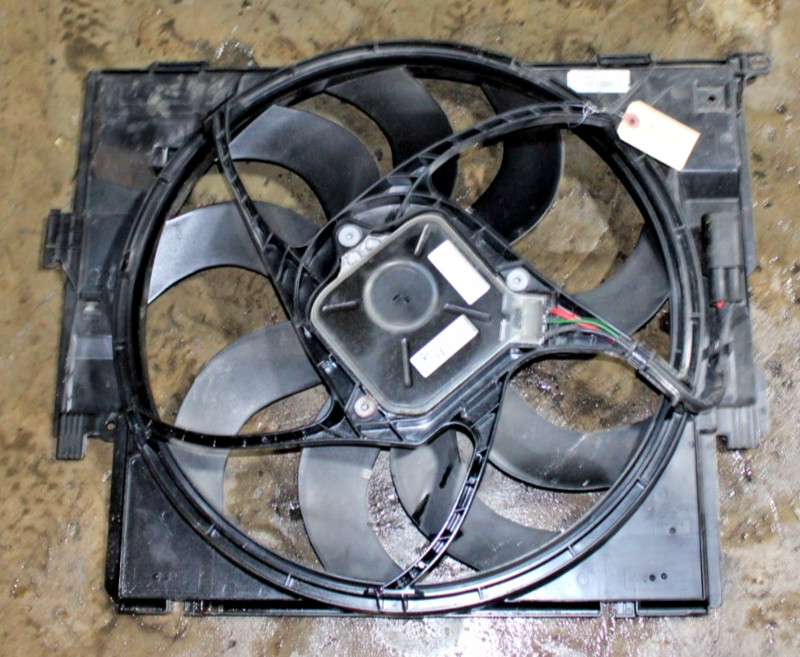 2012-2016 BMW 328i F22 F30 F31 F36 Radiator Cooling Fan OEM 8641946