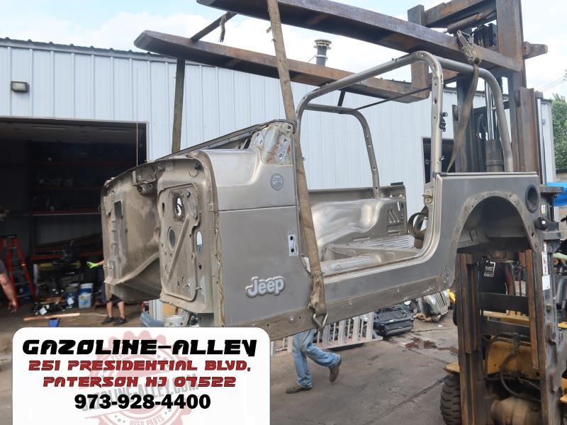 2005 2006 Jeep Wrangler TJ OEM Tub Cab Shell Great Condition